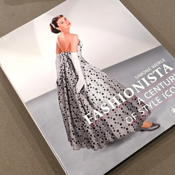 Other - Fashionista A Century of Style Icons Book